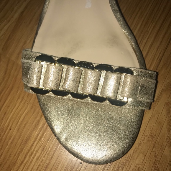 MONET ITALY 8 M Gold Anklestrap Wedges Sandals Heels EIC - Picture 2 of 8